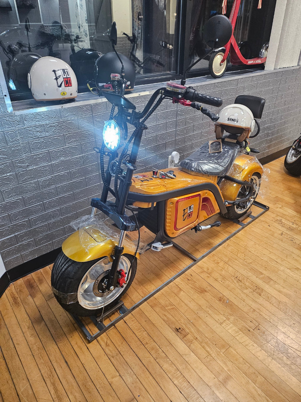 3000w E-LOCO 1st Generation SENSATION SCOOTER MOTORCYCLE SPEED & LUXURY GOLDSTRUCK